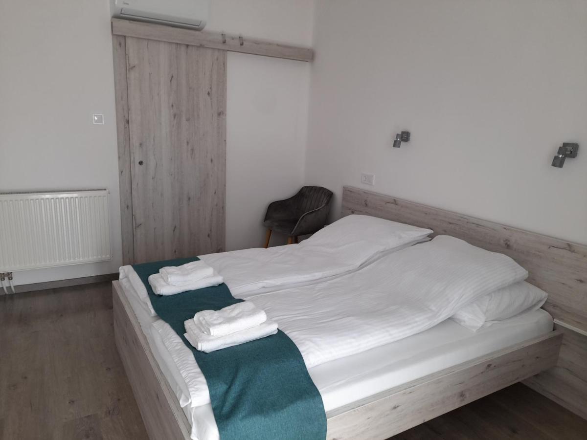 Orion Panzio Bed and Breakfast Hajdúszoboszló Buitenkant foto
