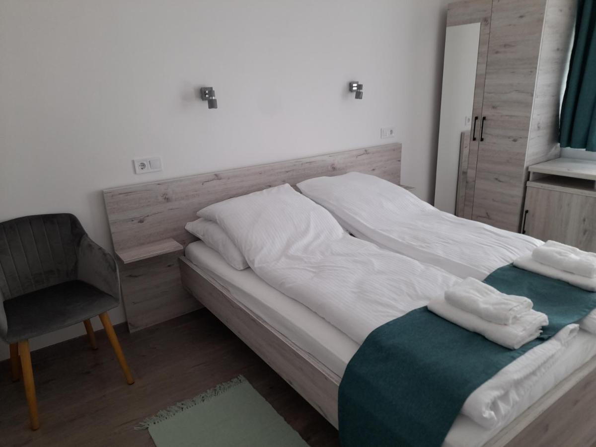 Orion Panzio Bed and Breakfast Hajdúszoboszló Buitenkant foto