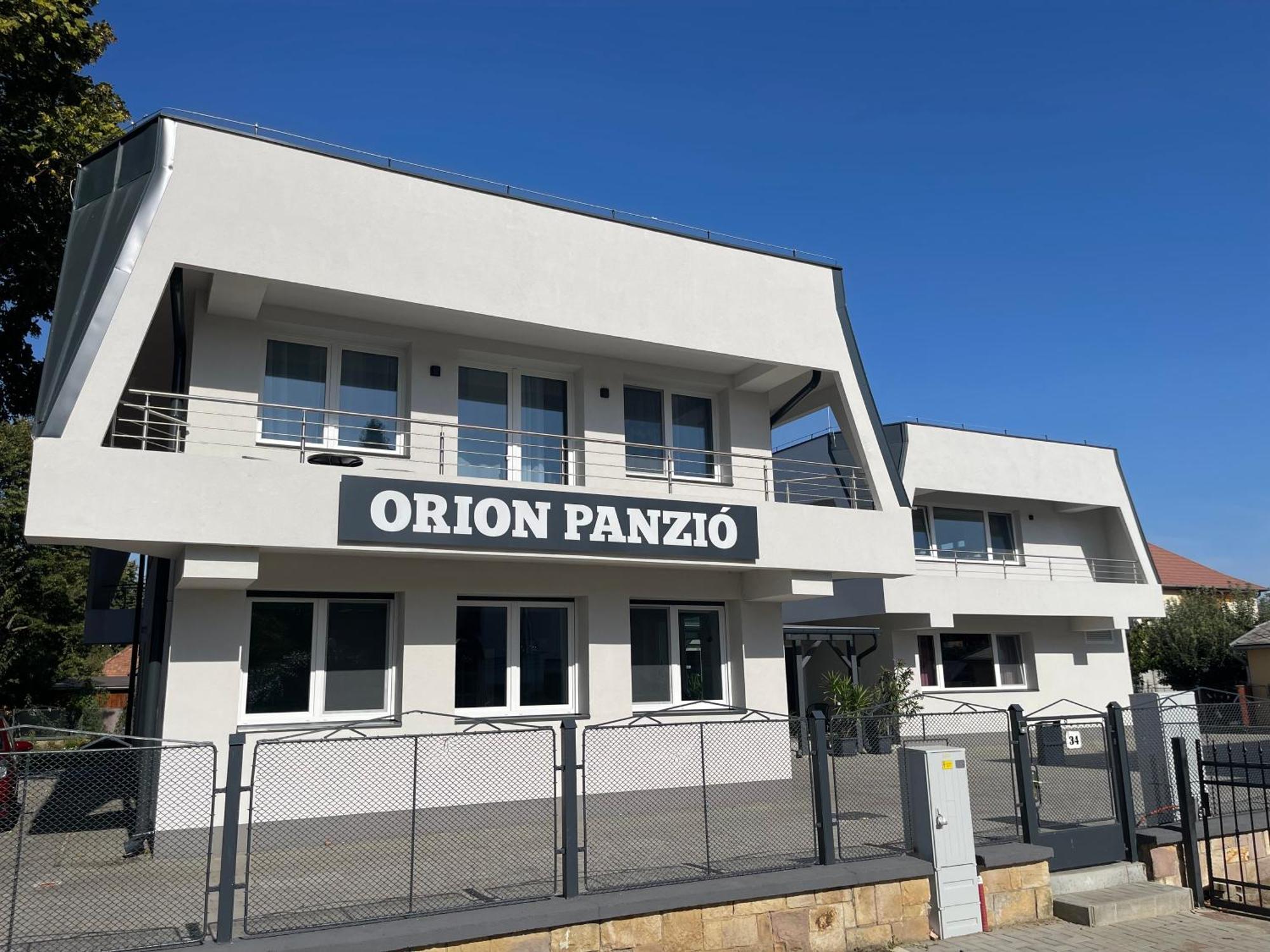 Orion Panzio Bed and Breakfast Hajdúszoboszló Buitenkant foto