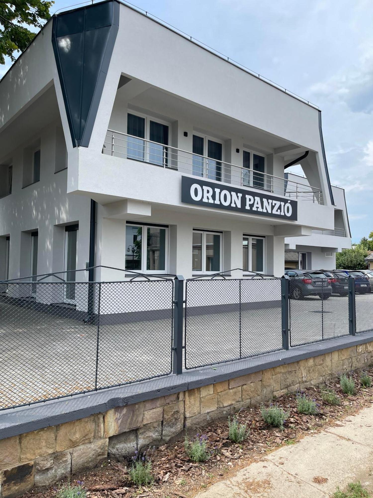 Orion Panzio Bed and Breakfast Hajdúszoboszló Buitenkant foto