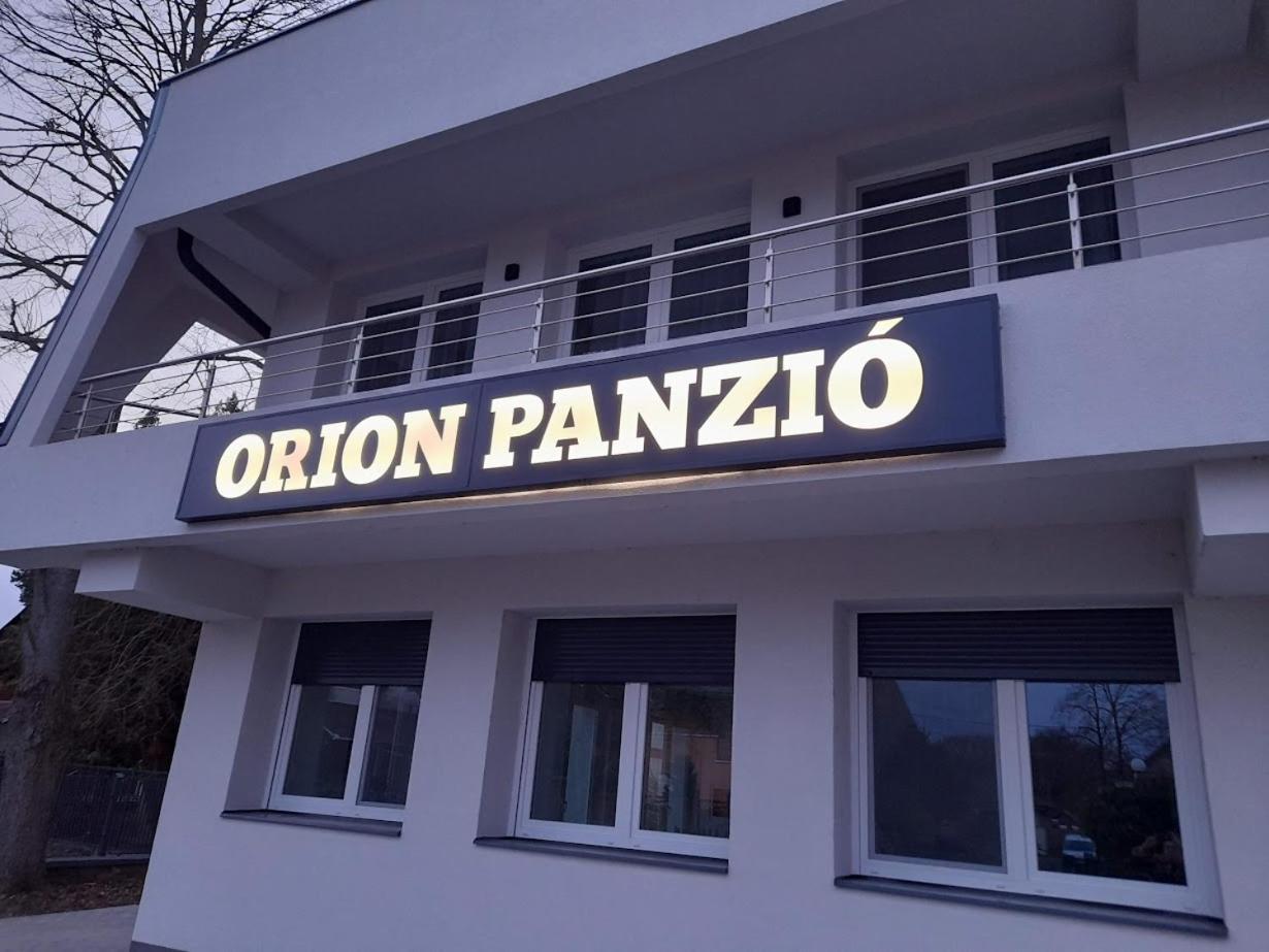 Orion Panzio Bed and Breakfast Hajdúszoboszló Buitenkant foto